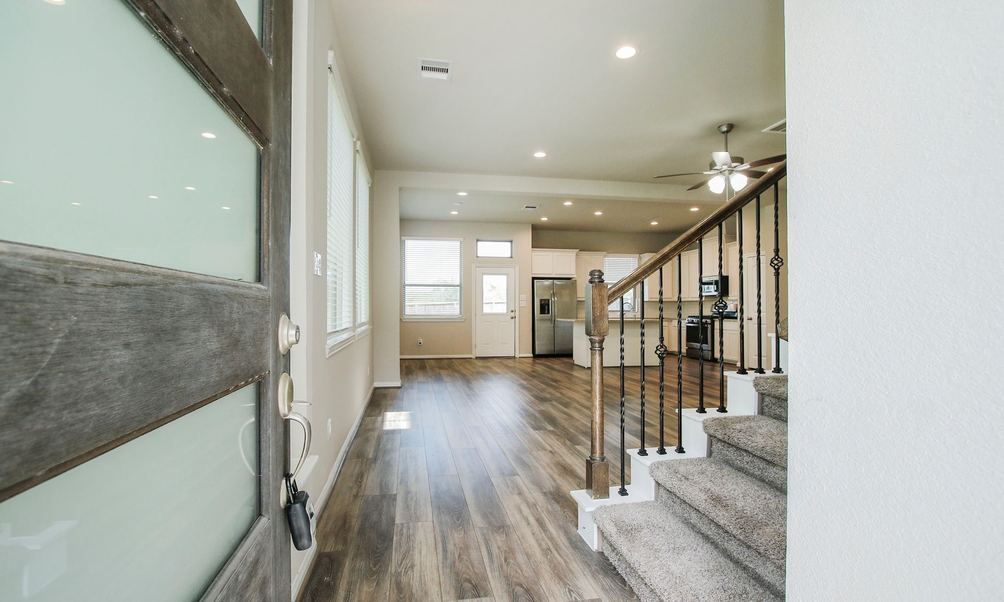 239 Biltmore Loop Montgomery, TX 77316 - Photo 7 of 40