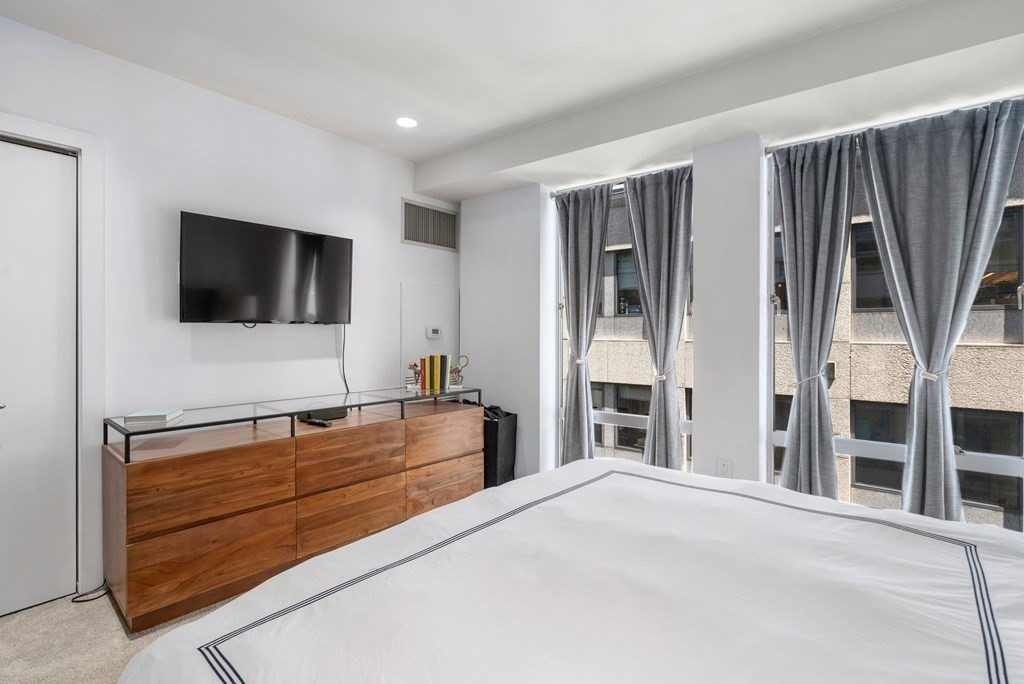 80 Broad Street, Unit 1007 Boston, MA 02110 - Photo 12 of 20