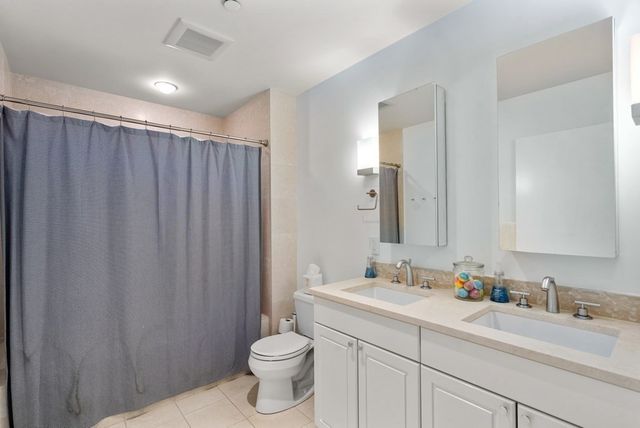 $950,000 | 80 Broad Street, Unit 1007, Boston, MA 02110