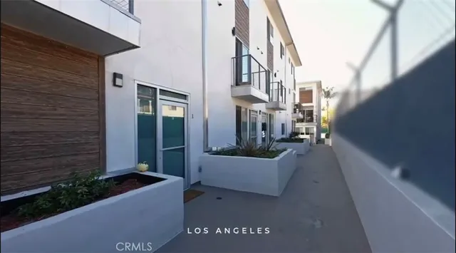 $956,300 | 1245 North New Hampshire Avenue, Unit 7, Los Angeles, CA 90029