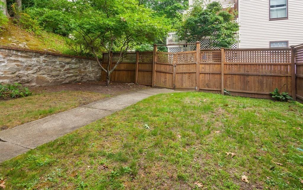 542 Commonwealth Avenue Newton, MA 02459 - Photo 19 of 23