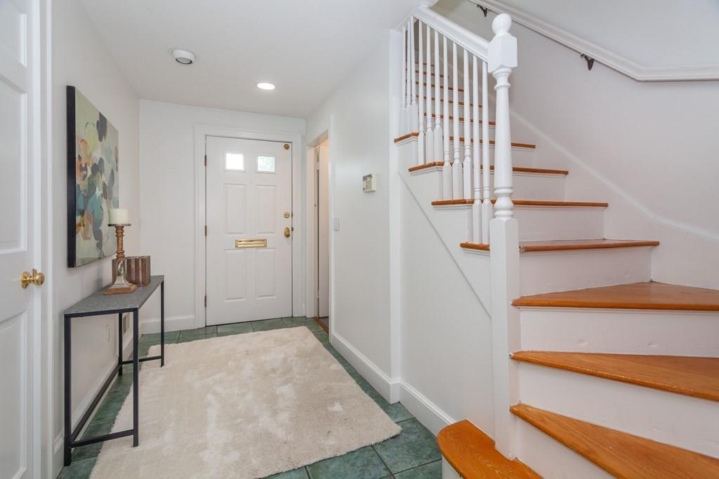 542 Commonwealth Avenue Newton, MA 02459 - Photo 4 of 23