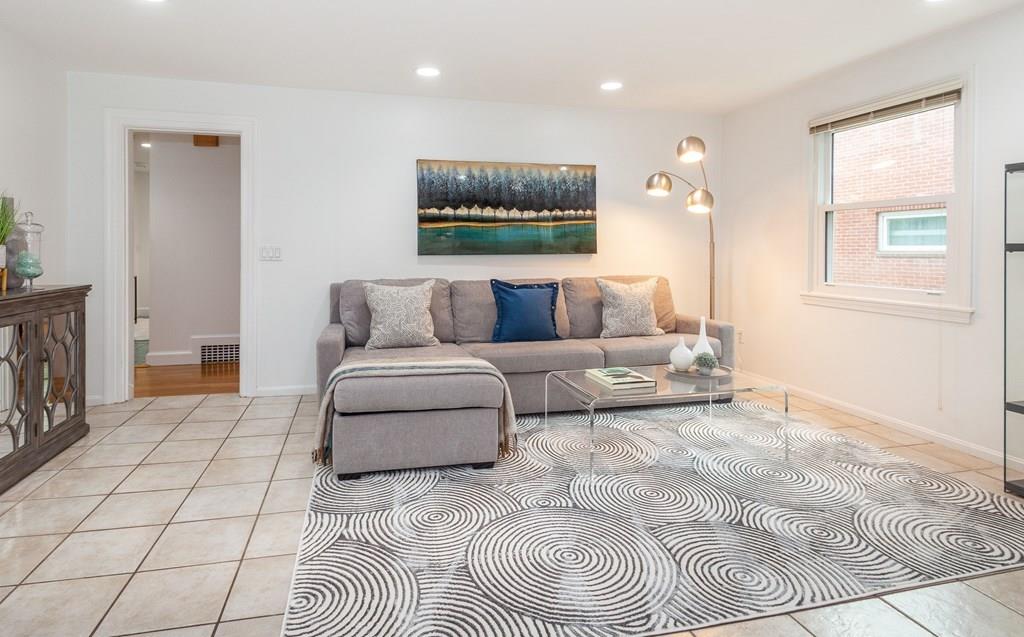 542 Commonwealth Avenue Newton, MA 02459 - Photo 8 of 23