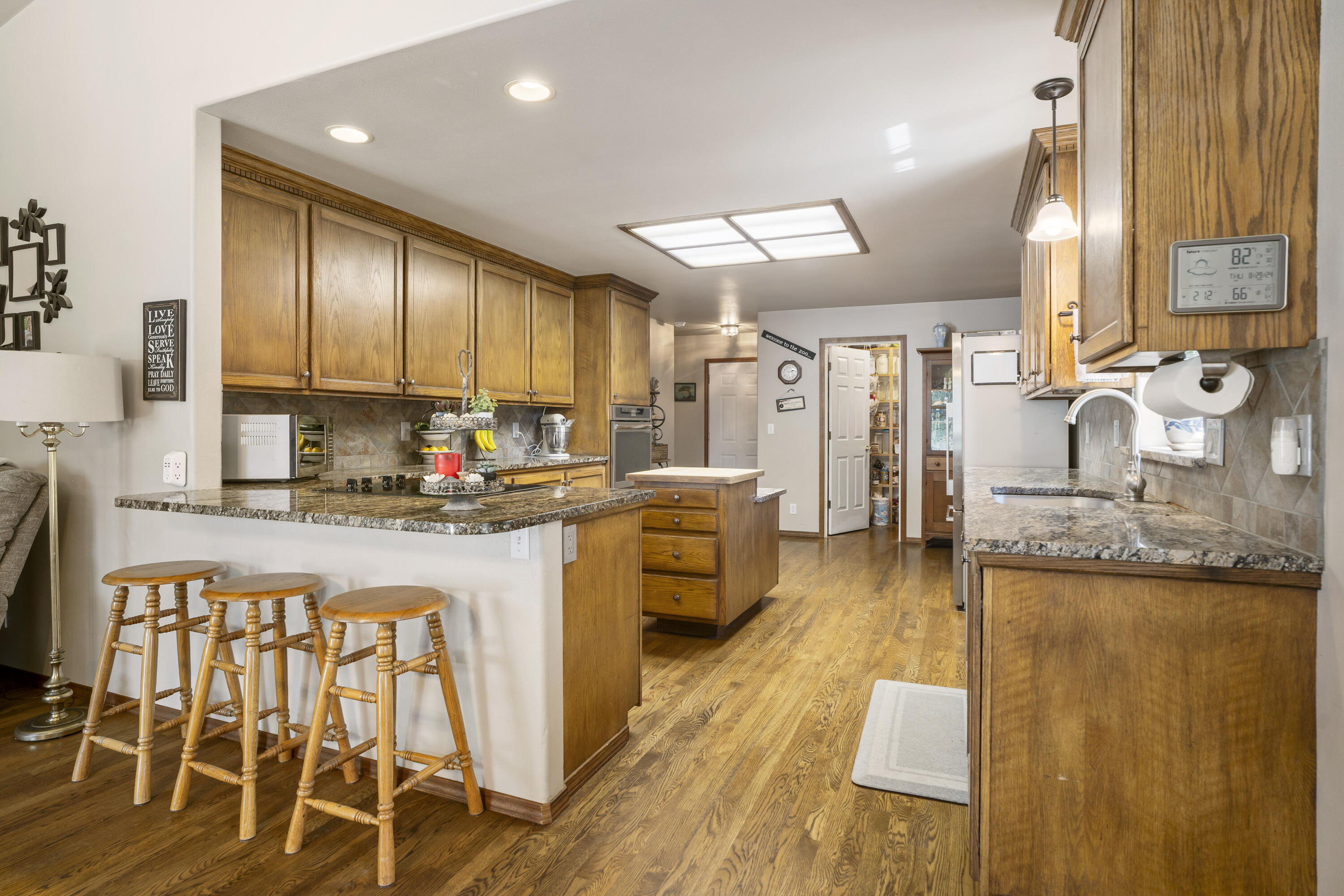 51445 Ash Road La Pine, OR 97739 - Photo 26 of 50 22-Kitchen
