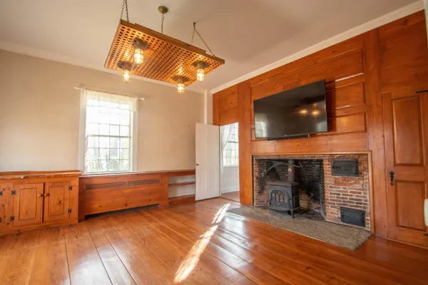 $5,000 | 267 North River Road, Milford, NH 03055