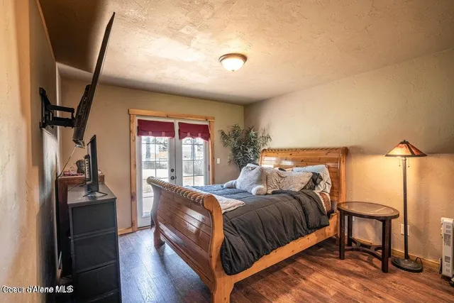 $330,000 | 11 Elk Horn Drive, Clark Fork, ID 83811