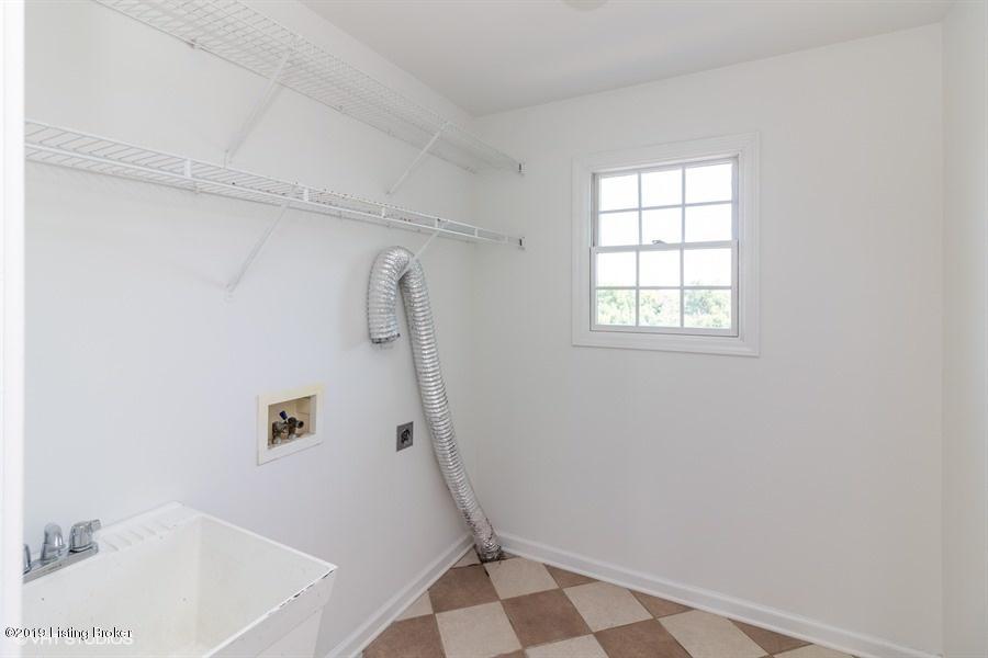 830 Veechdale Road Simpsonville, KY 40067 - Photo 23 of 25 03_830VEECHDALEROAD_2003_LowRes