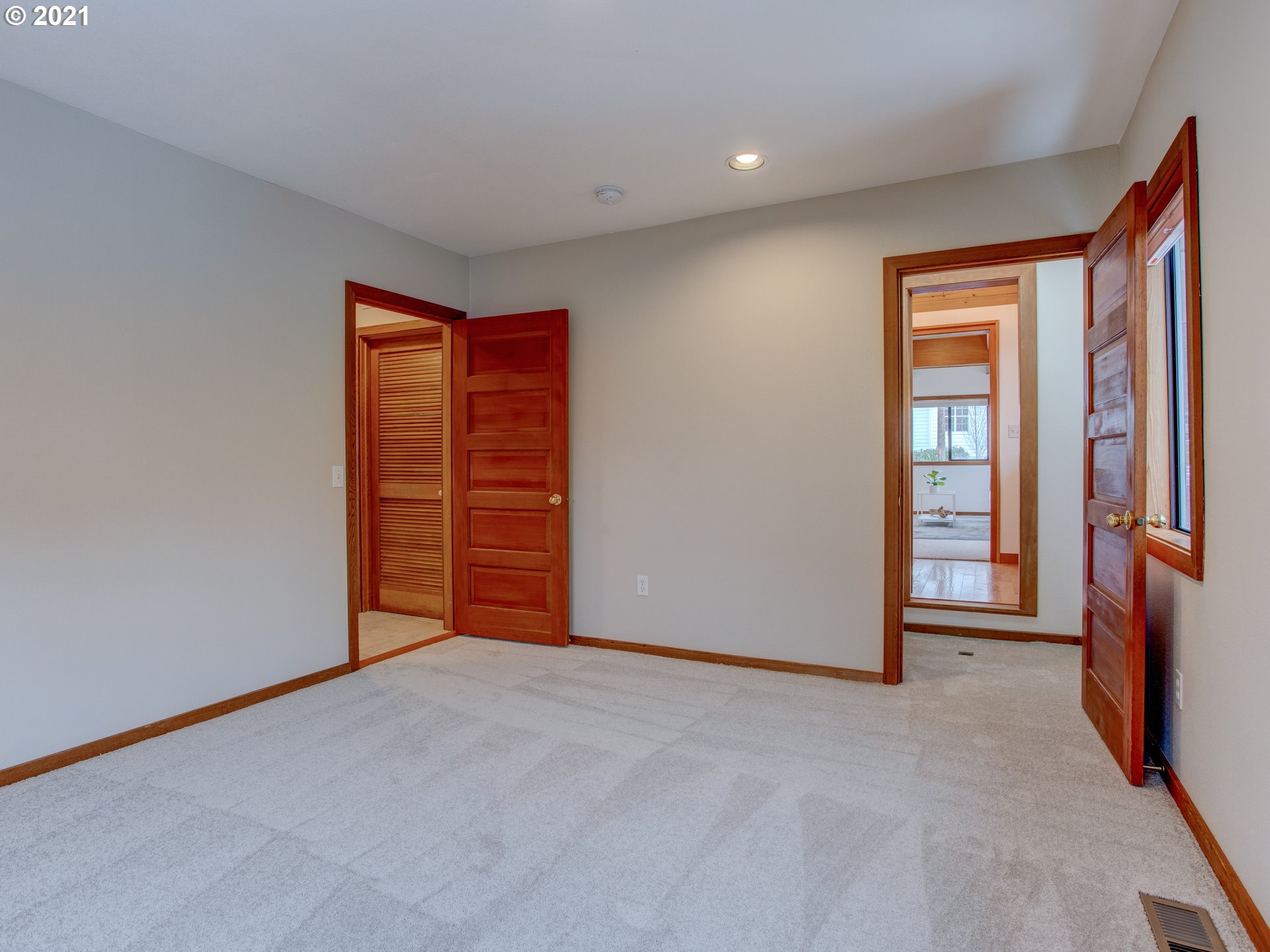 11725 Northwest West Road Portland, OR 97229 - Photo 16 of 31 Gallery Image 16