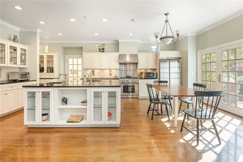 $2,150,000 | 3 Stone Tower Lane, Barrington, RI 02806