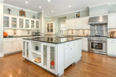$2,150,000 | 3 Stone Tower Lane, Barrington, RI 02806