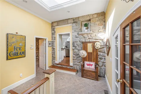 $2,150,000 | 3 Stone Tower Lane, Barrington, RI 02806