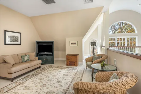 $2,150,000 | 3 Stone Tower Lane, Barrington, RI 02806
