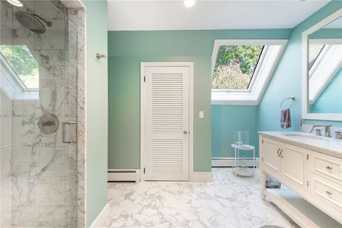 $2,150,000 | 3 Stone Tower Lane, Barrington, RI 02806