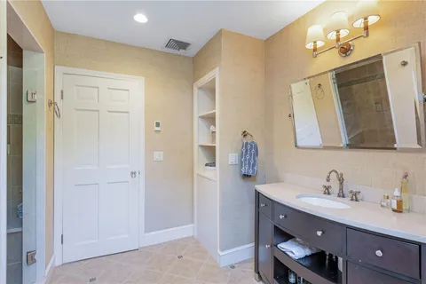 $2,150,000 | 3 Stone Tower Lane, Barrington, RI 02806