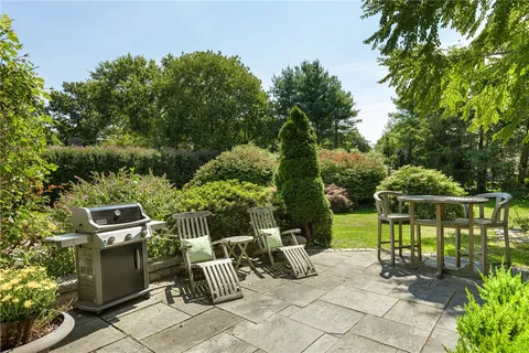 $2,150,000 | 3 Stone Tower Lane, Barrington, RI 02806