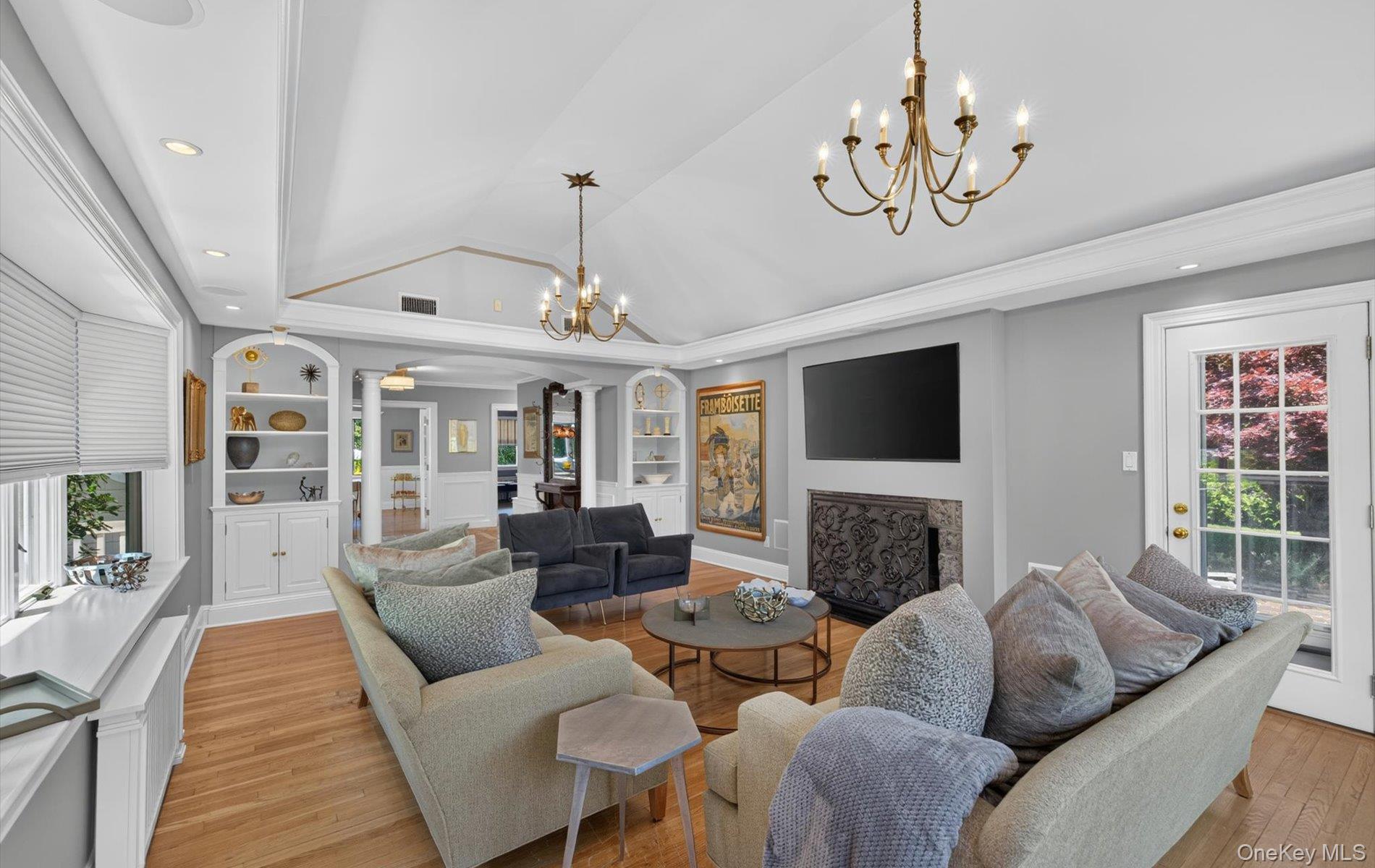 81 Lawrence Hill Road Huntington, NY 11743 - Photo 6 of 42