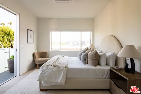$2,089,000 | 928 North Croft Avenue, Unit 303, West Hollywood, CA 90069