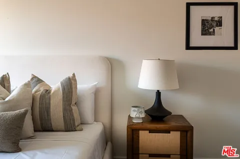 $2,089,000 | 928 North Croft Avenue, Unit 303, West Hollywood, CA 90069