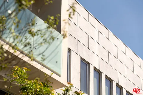 $2,089,000 | 928 North Croft Avenue, Unit 303, West Hollywood, CA 90069