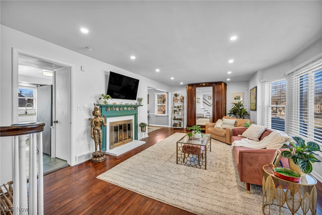 1236 Yellowstone Road Cleveland Heights, OH 44121 - Photo 4 of 39