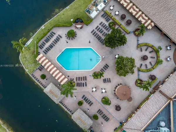 $109,000 | 9800 Sunrise Lakes Boulevard, Unit 208, Sunrise, FL 33322