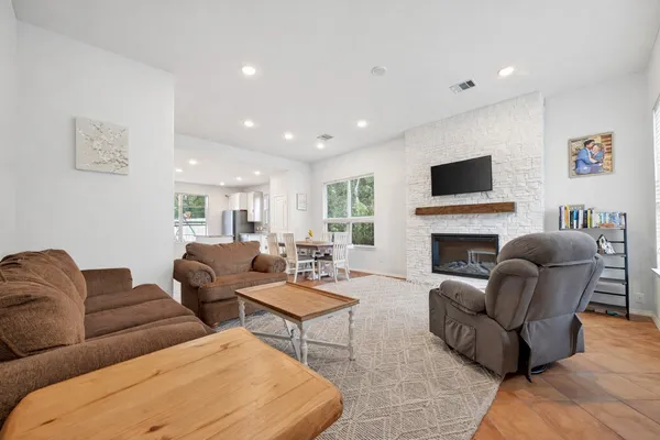 $275,000 | 804 Pearl River, Conroe, TX 77316