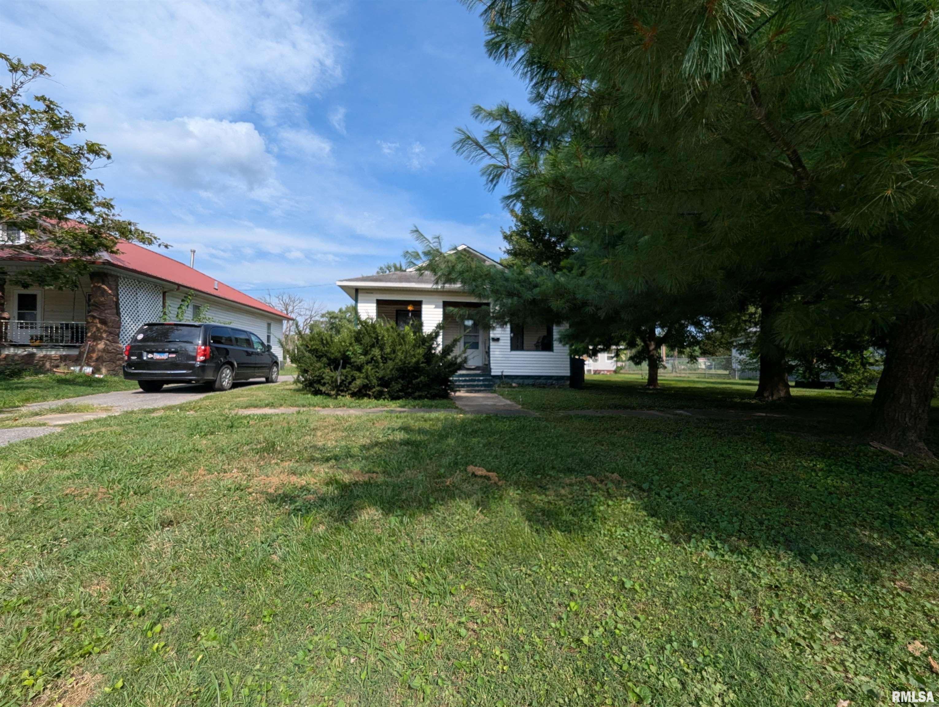 655 North Hickory Street Centralia, IL 62801 - Photo 2 of 7