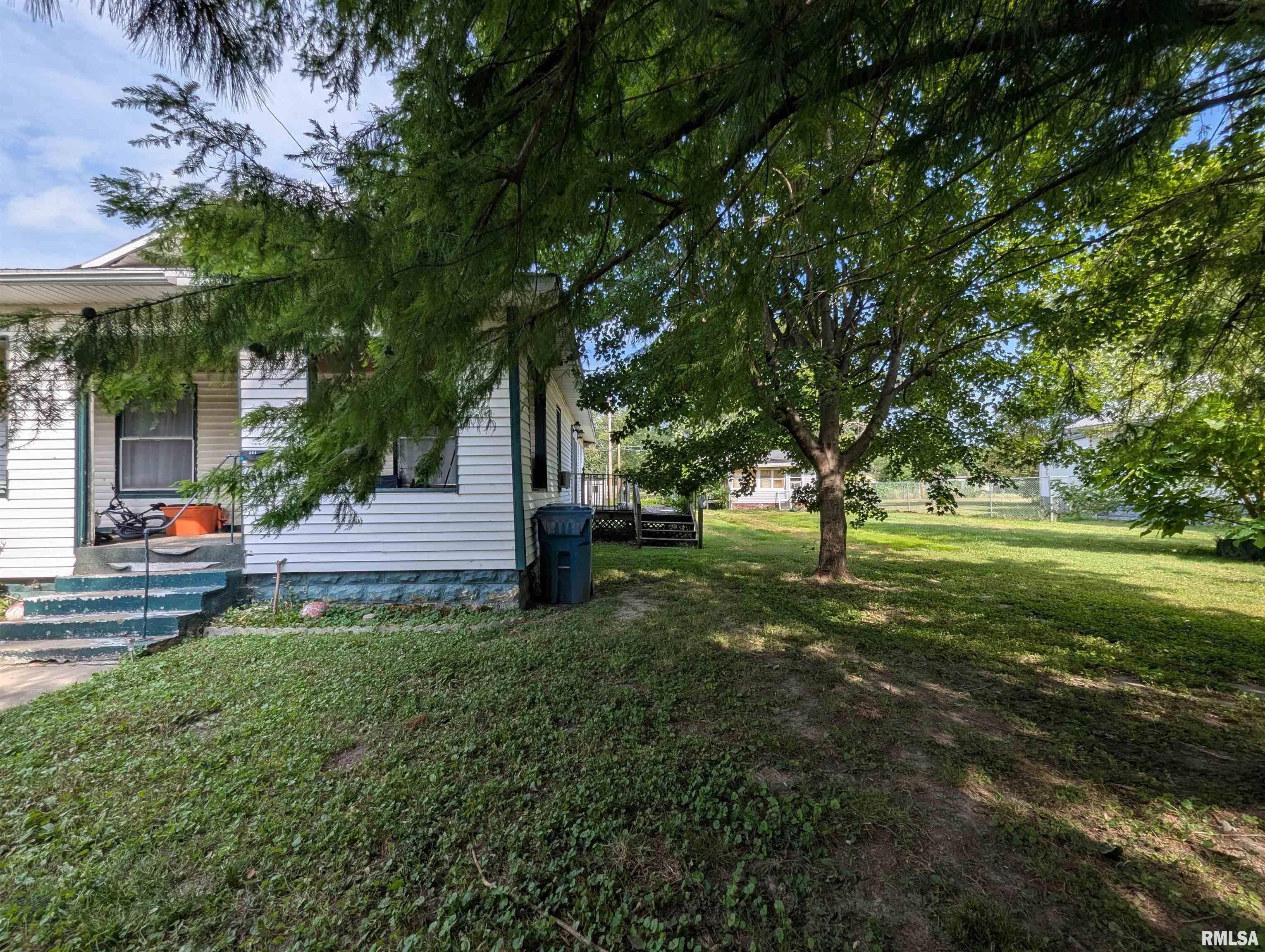 655 North Hickory Street Centralia, IL 62801 - Photo 5 of 7