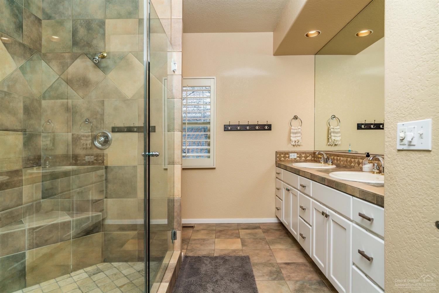 19387 Rim Lake Court Bend, OR 97702 - Photo 18 of 25 Additional Photo