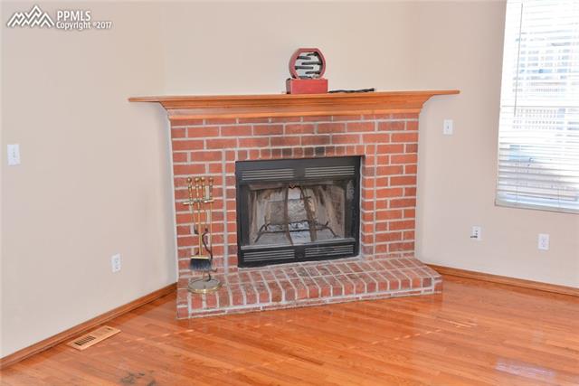 5412 Rondo Way Colorado Springs, CO 80911 - Photo 6 of 28