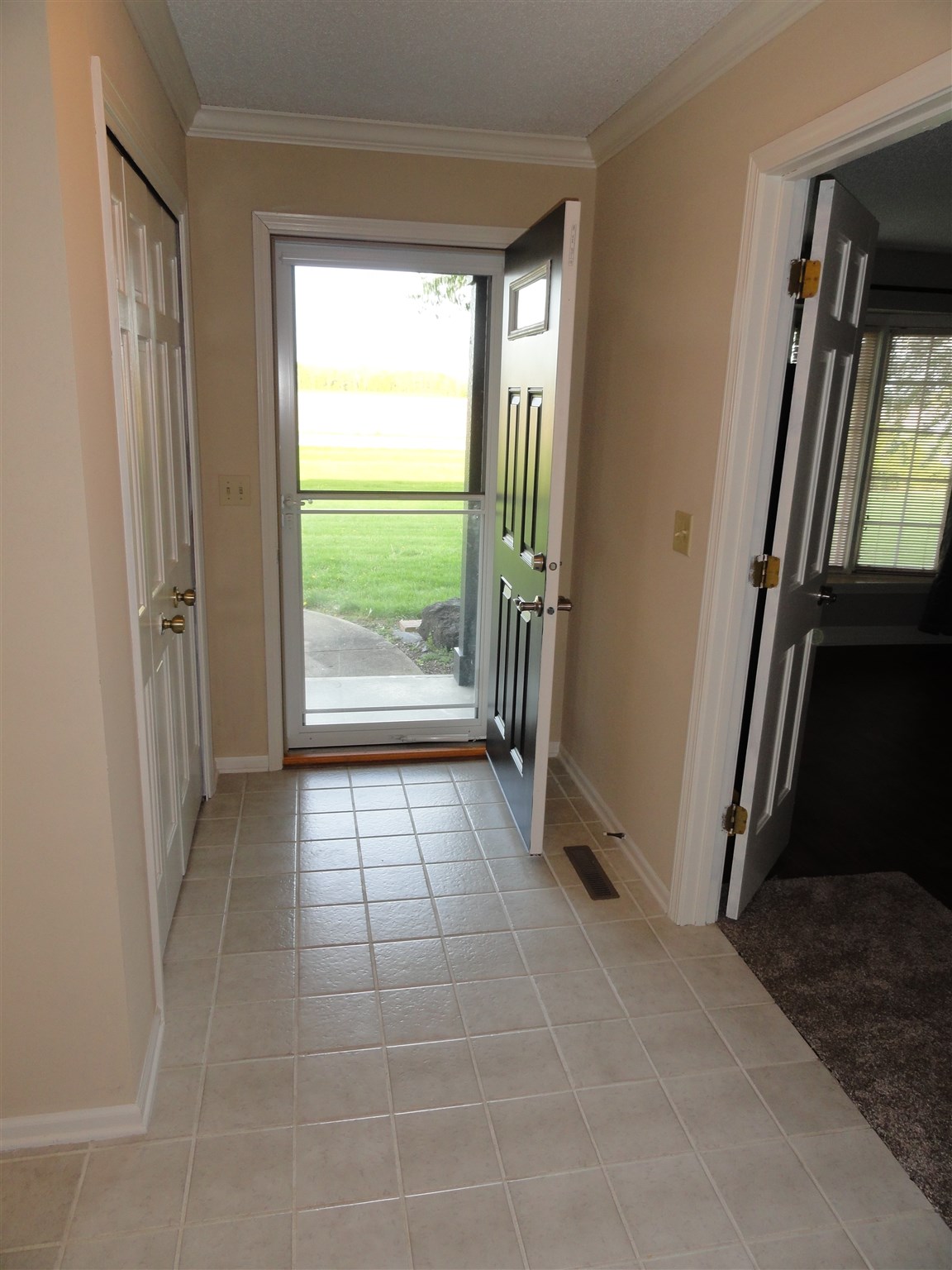 6808 State Rte 101 Spencerville, IN 46788 - Photo 2 of 36