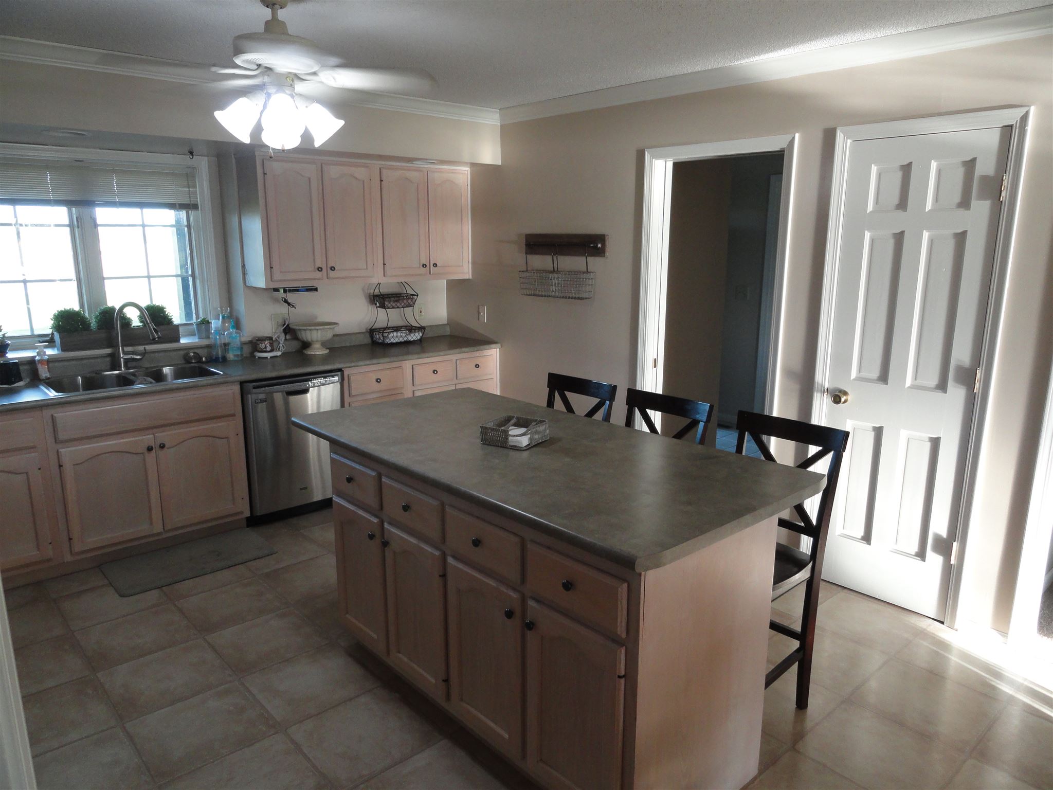 6808 State Rte 101 Spencerville, IN 46788 - Photo 8 of 36