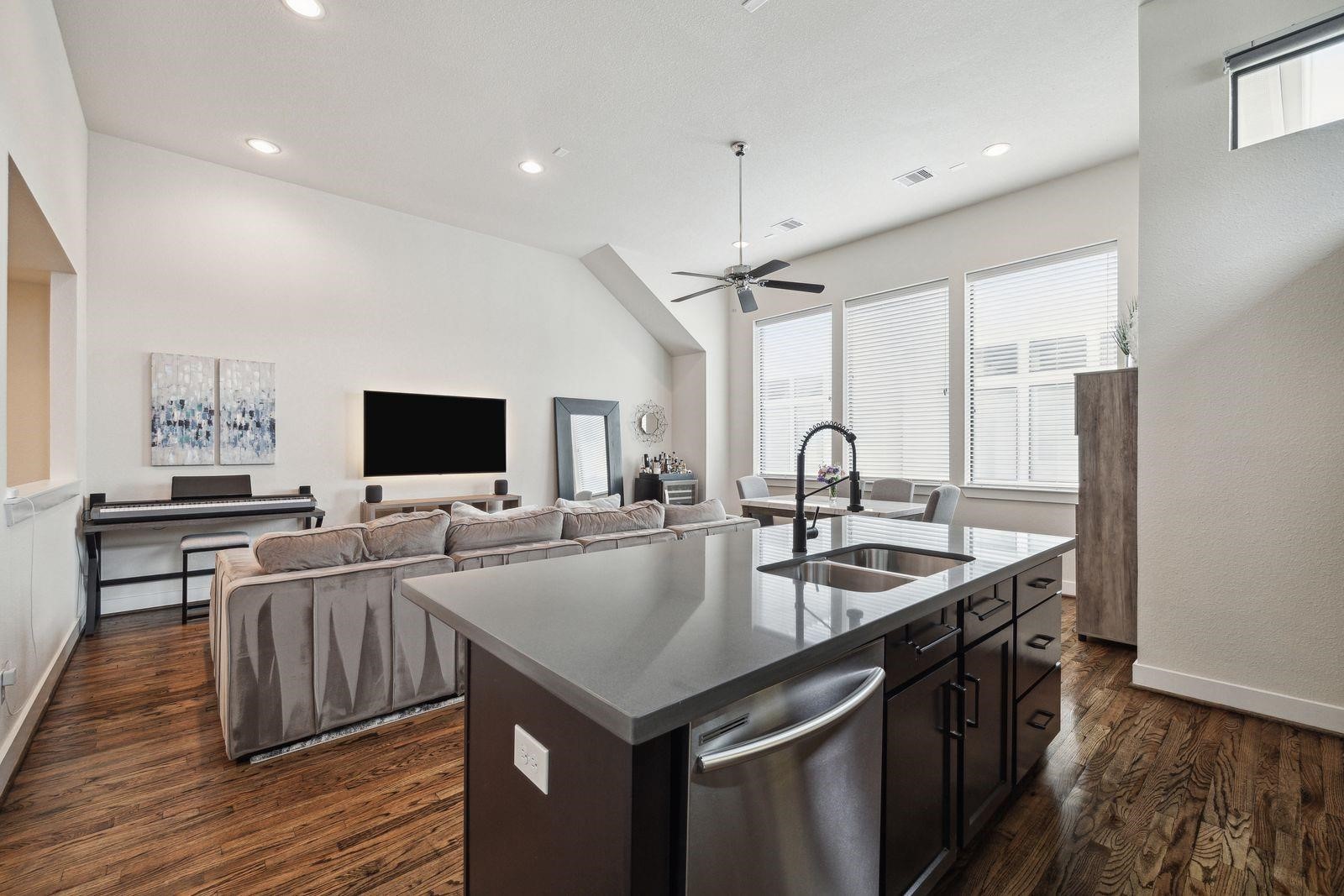 3929 Tulane Street Houston, TX 77018 - Photo 6 of 16