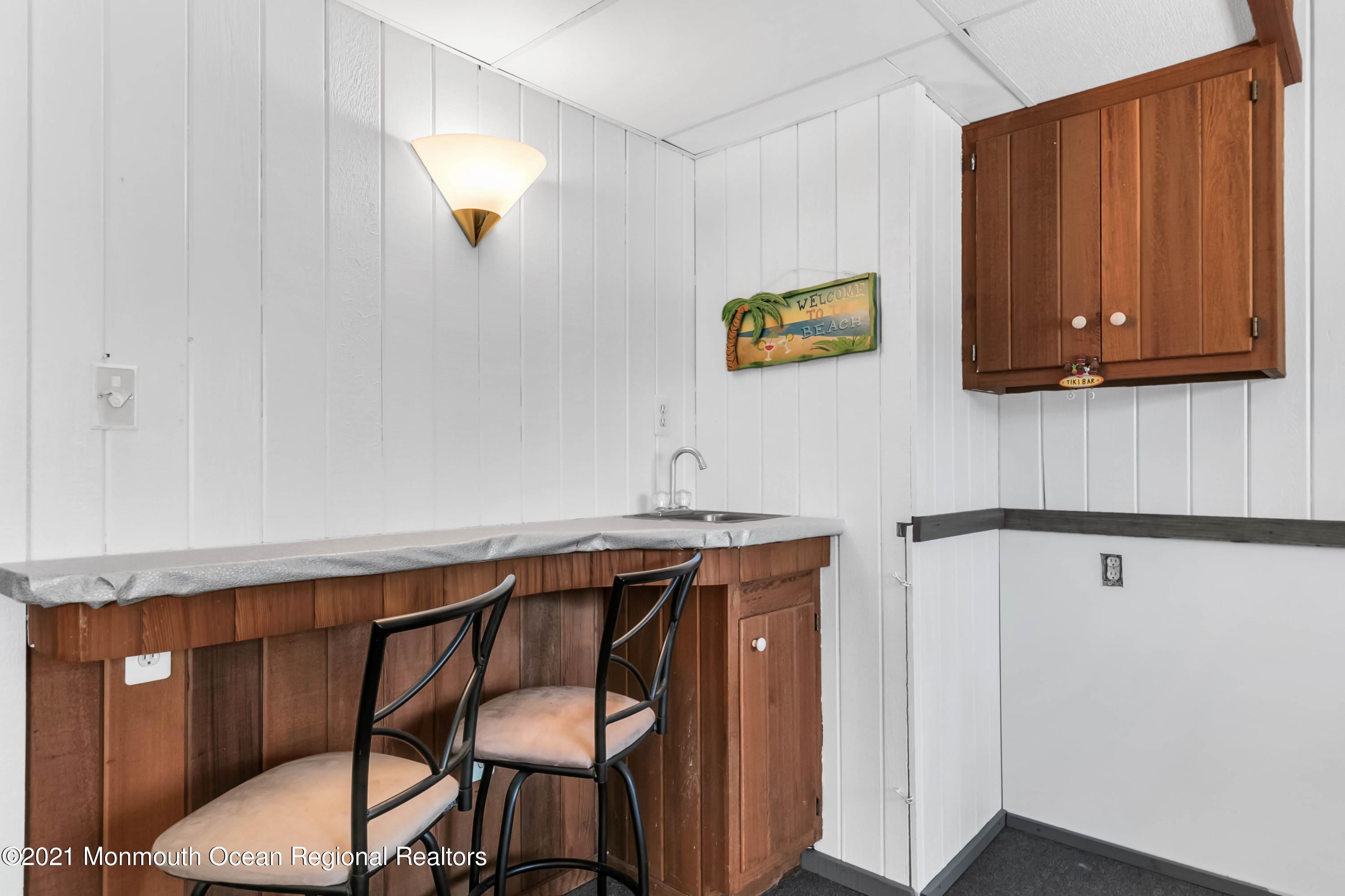 625 Oceanview Road Brielle, NJ 08730 - Photo 44 of 47 Basement Wet Bar