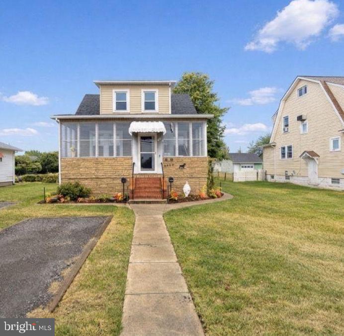 Welcome Home To 6909 North Point Road