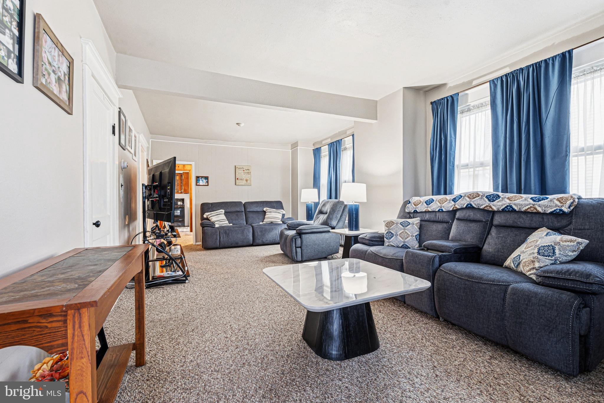 6909 North Point Road Sparrows Point, MD 21219 - Photo 5 of 35 Spacious Living Room