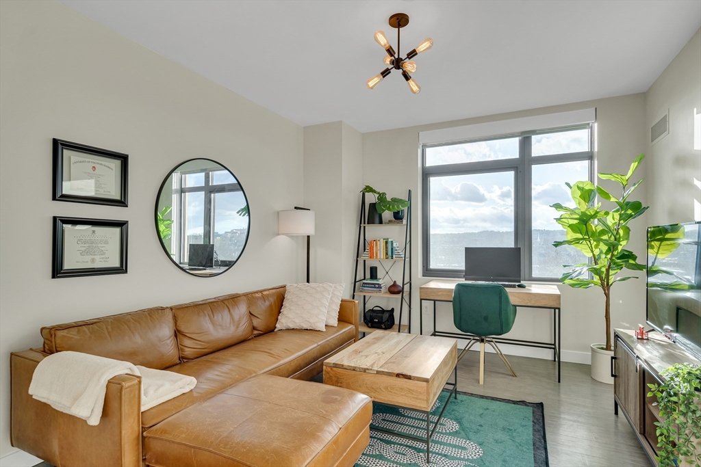 80 Fenwood Road, Unit 811 Boston, MA 02115 - Photo 3 of 36 Gallery Image 3