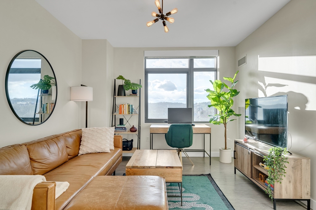 80 Fenwood Road, Unit 811 Boston, MA 02115 - Photo 4 of 36 Gallery Image 4