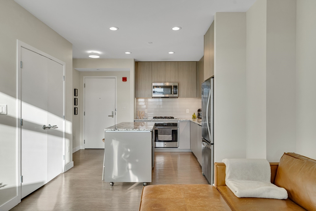 80 Fenwood Road, Unit 811 Boston, MA 02115 - Photo 9 of 36 Gallery Image 9