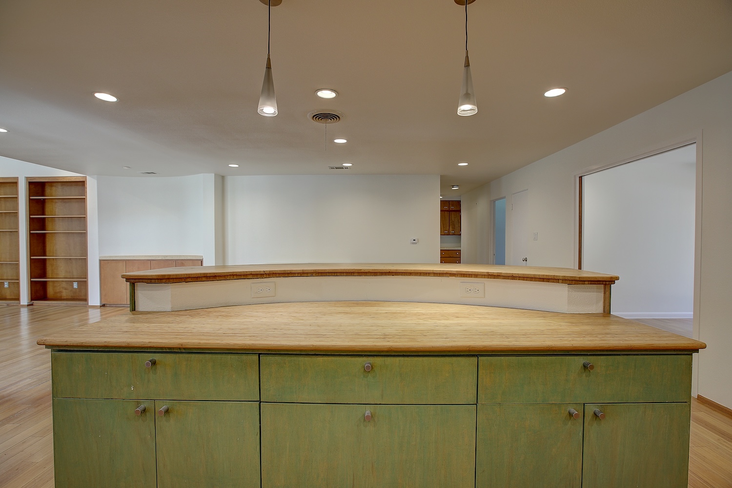 1607 South Elm Street Georgetown, TX 78626 - Photo 16 of 40 a view of a counter top space
