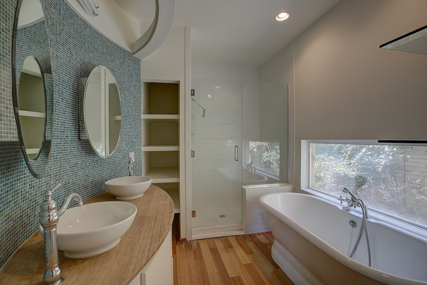1607 South Elm Street Georgetown, TX 78626 - Photo 25 of 40 a bathroom with a sink a toilet and bathtub