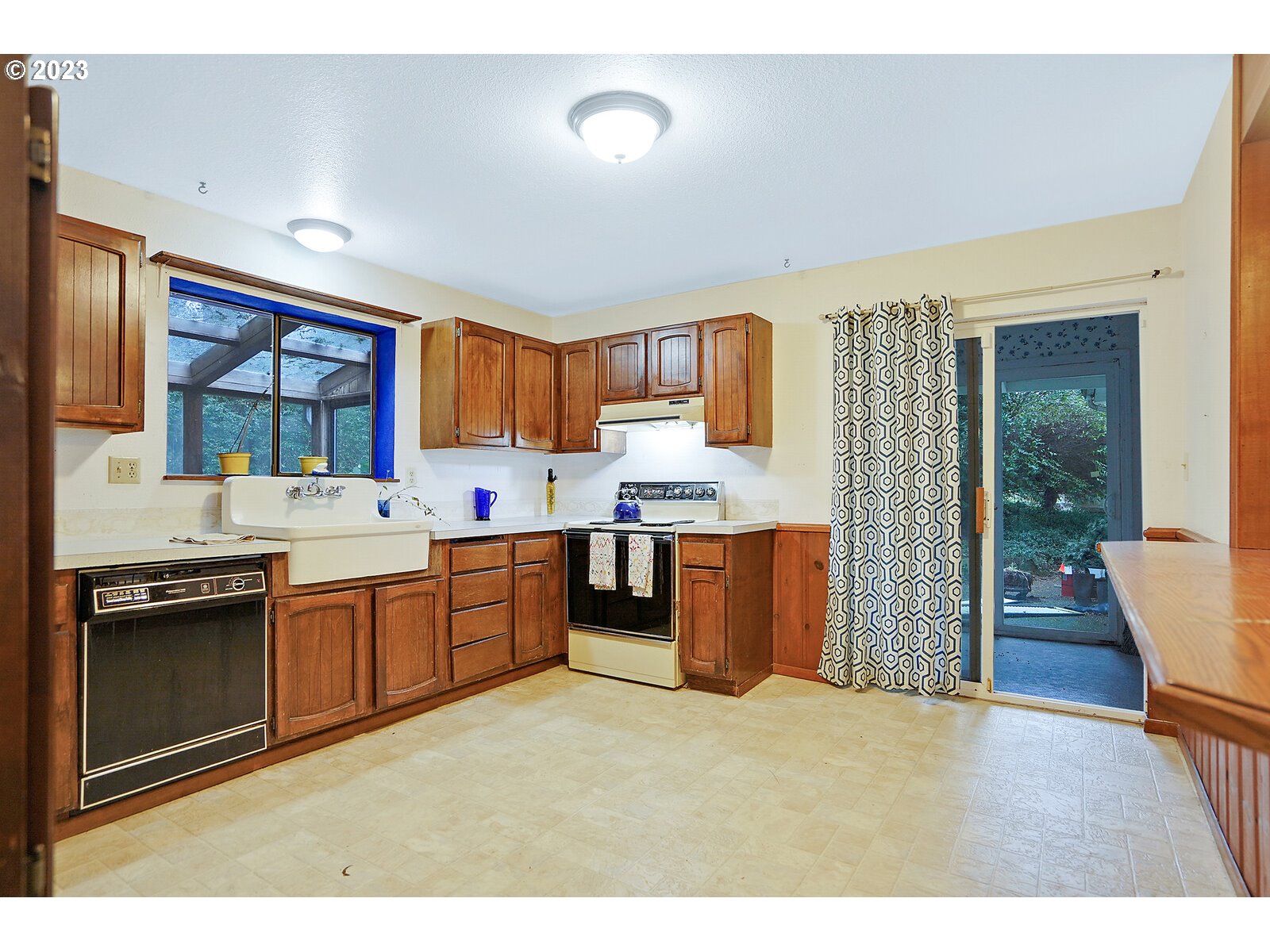 2126 Davis Road South Salem, OR 97306 - Photo 13 of 30 Gallery Image 13