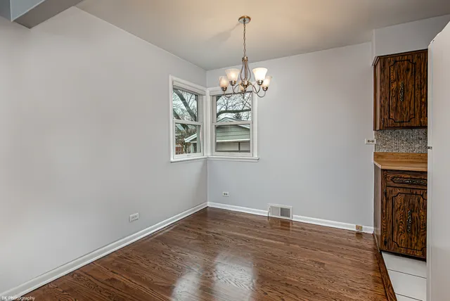 $2,600 | 6645 Riverside Drive, Tinley Park, IL 60477