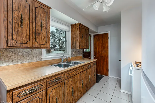 $2,600 | 6645 Riverside Drive, Tinley Park, IL 60477