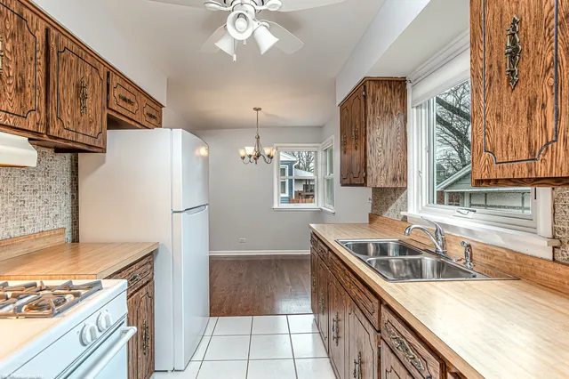 $2,600 | 6645 Riverside Drive, Tinley Park, IL 60477