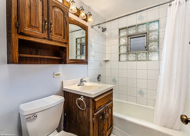 $2,600 | 6645 Riverside Drive, Tinley Park, IL 60477