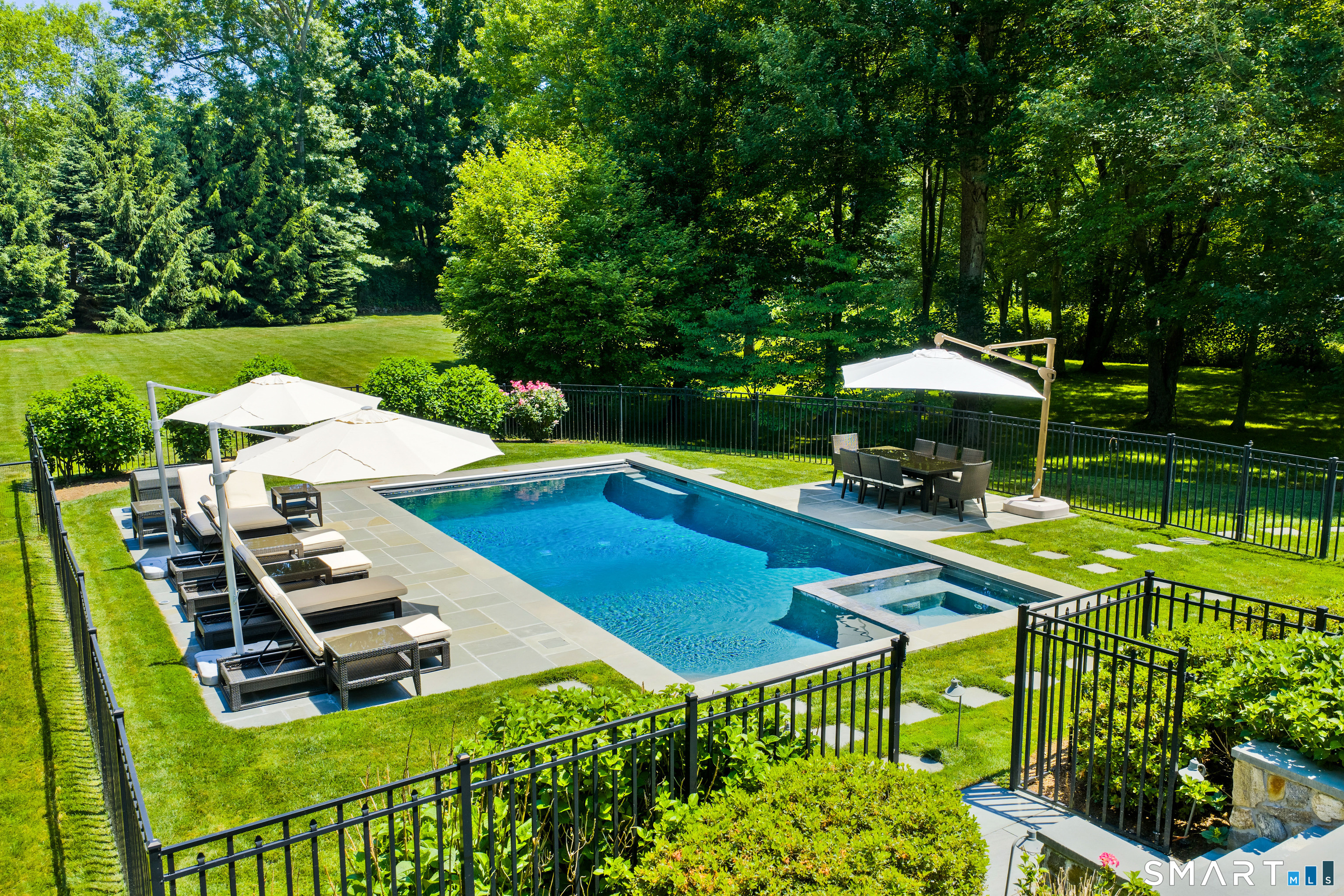 359 Greens Farms Road Westport, CT 06880 - Photo 5 of 34