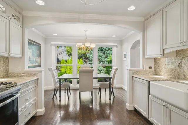 $899,000 | 39 Warrington Drive, Lake Bluff, IL 60044