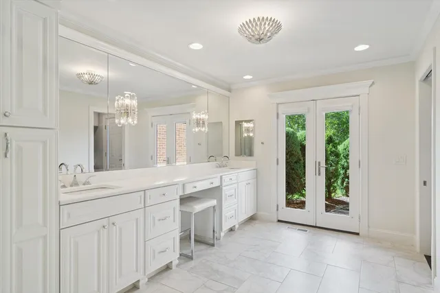 $899,000 | 39 Warrington Drive, Lake Bluff, IL 60044