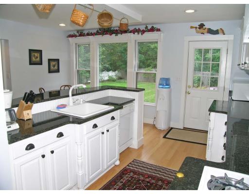 120 Middlesex Road Newton, MA 02467 - Photo 3 of 20